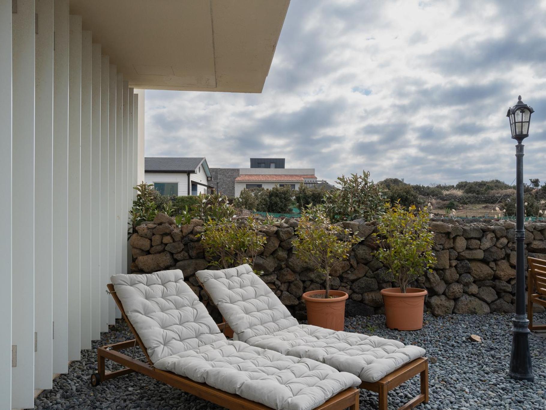 Boutique Pool Villa Namib Jeju Exterior foto